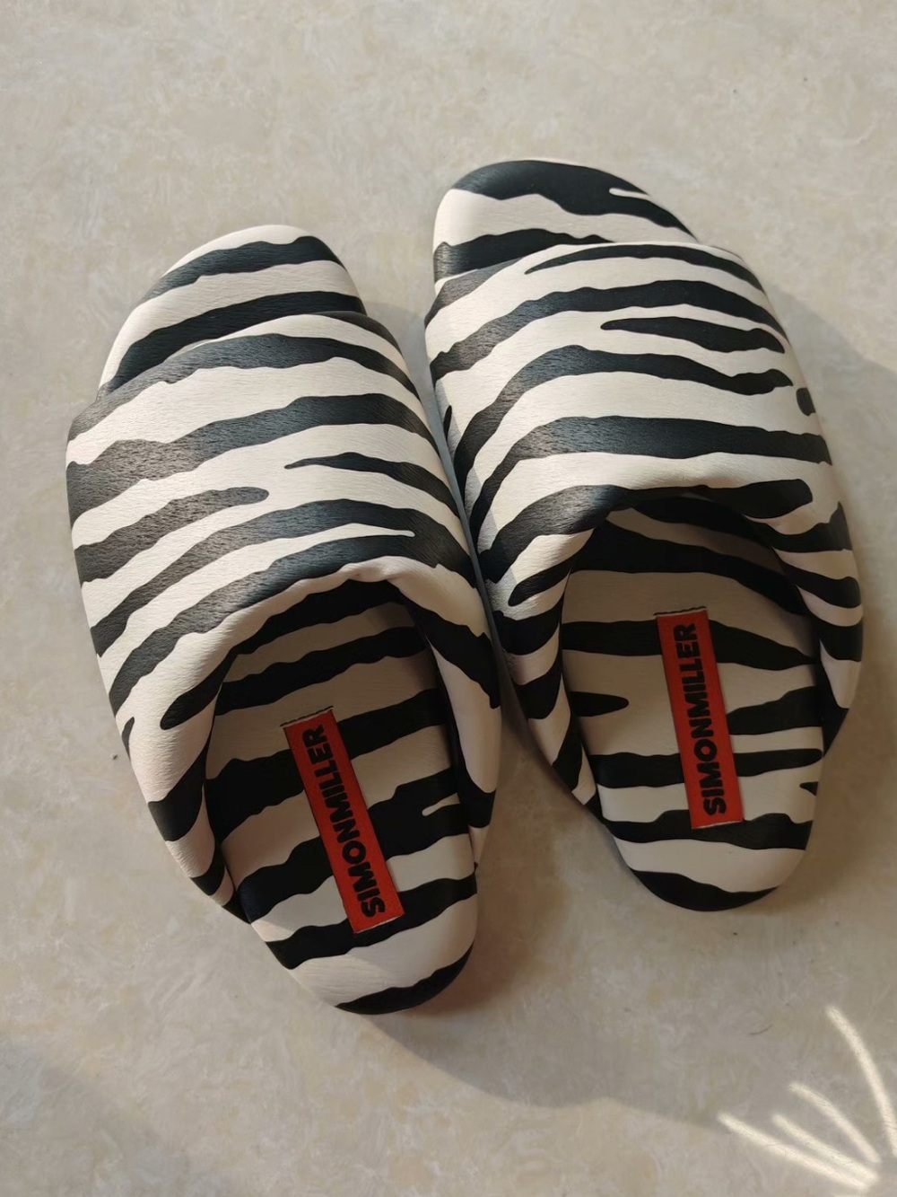 SIMONMILLER Zebra Bubble Slide Sandals - size 36, pre-owned - Picture 3 of 6